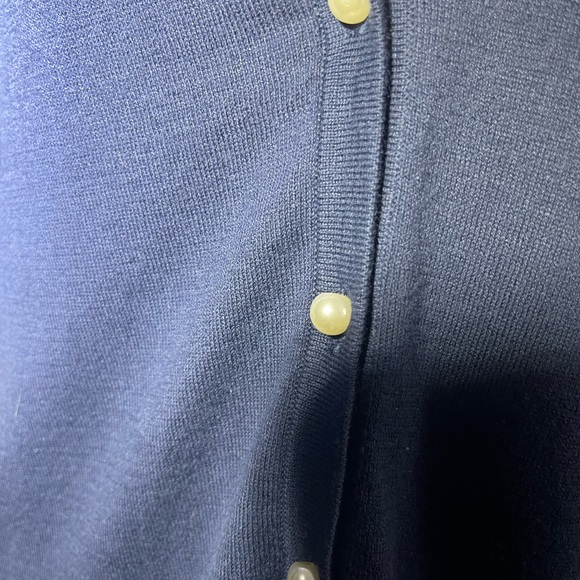 Lilly Pulitzer long sleeve navy cardigan with pearl buttons. Size XS - Picture 9 of 9